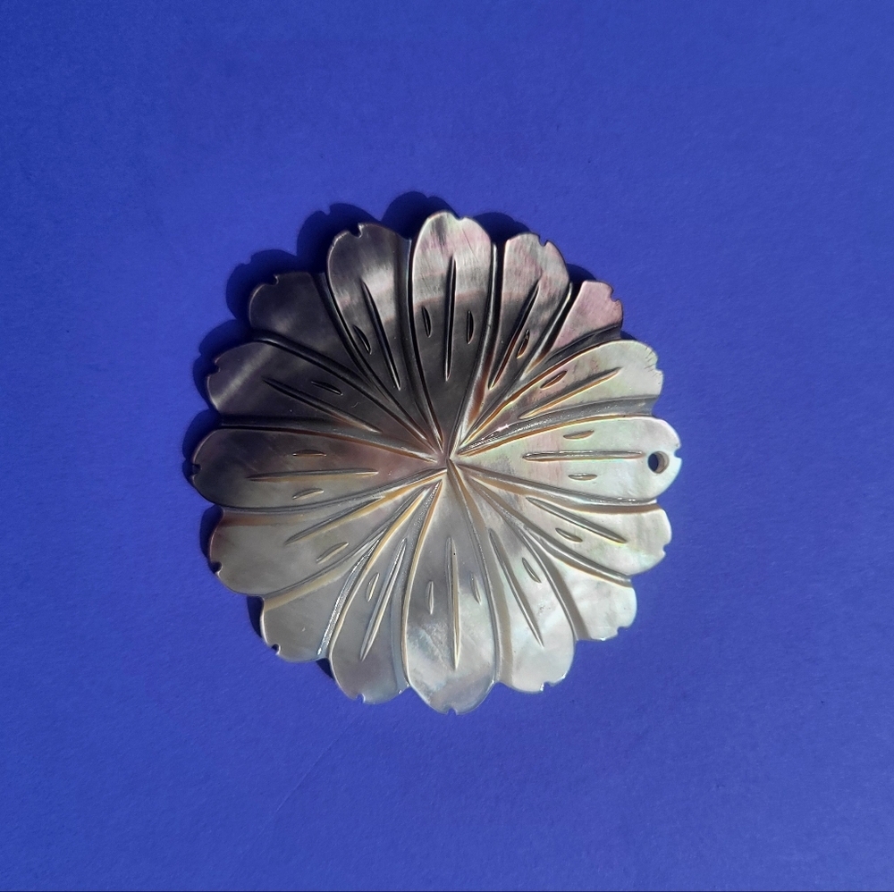 Carved Mother Of Pearl Detailed Flower Pendant